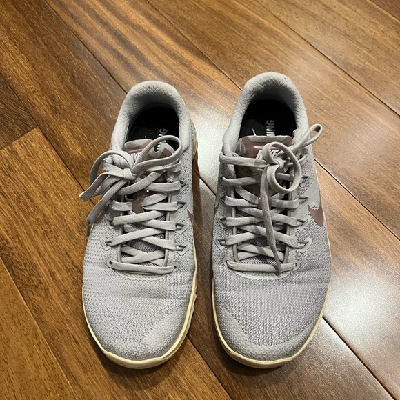 Nike Running Shoes - Picture 2 of 5